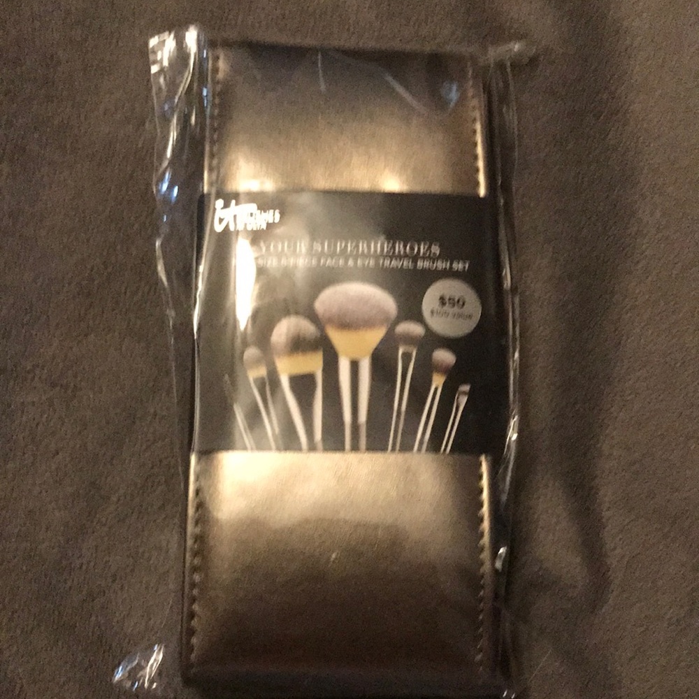 It makeup brushes
